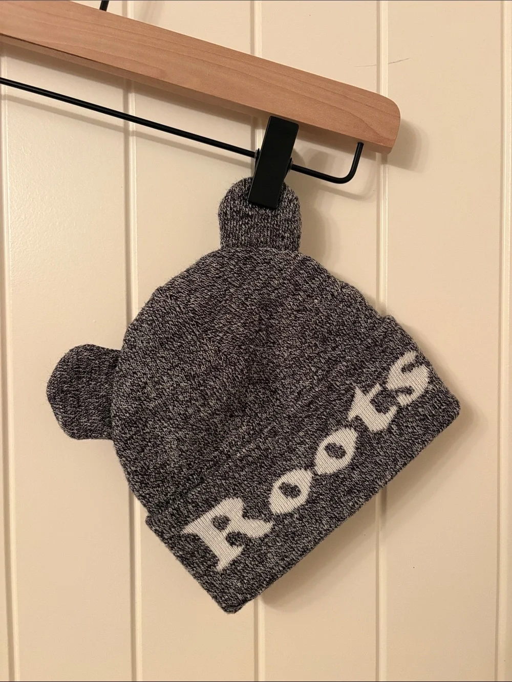 Roots Gray Marled Bear Knit Kids Hat